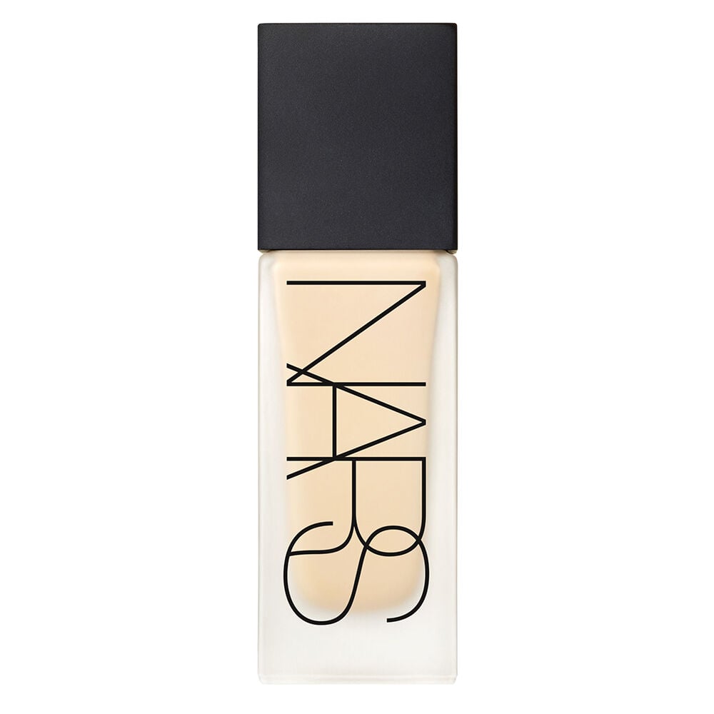 nars luminous lightweight foundation